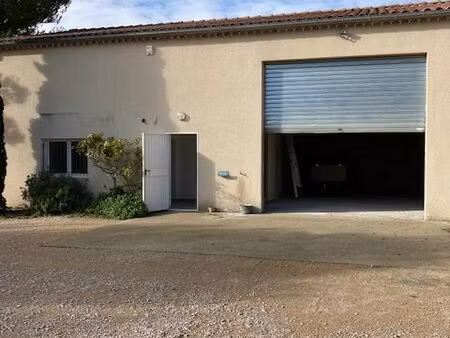 local commercial avec bureau