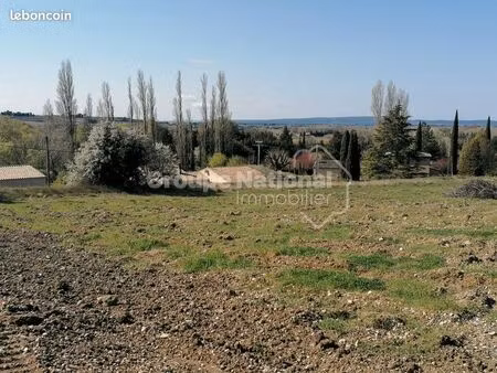 terrain 1110 m² visan
