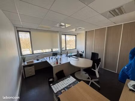 bureaux partagés - coworking – parc des glaisins – ambiance sympa + balcon