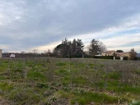 terrain 589 m² montans