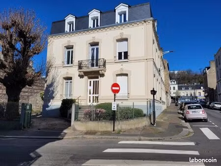 studio 1 pièce 32 m²
