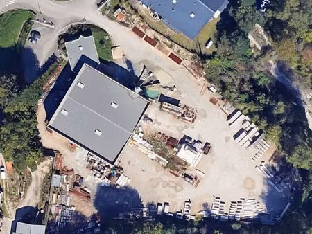 local à louer – 165 m² + bureau + extérieur sécurisé – cognin