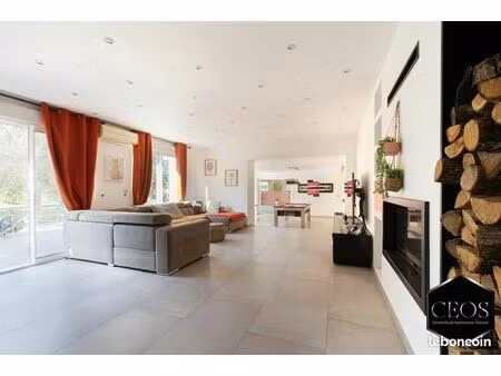 maison 8 pièces 280 m²