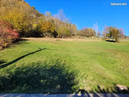 taninges  terrain constructible de 1200 m2 à vendre