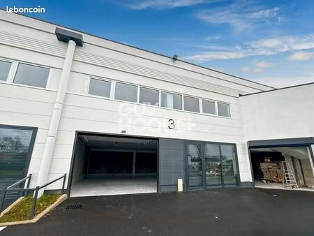 entrepôt 196 m² fontenay tresigny