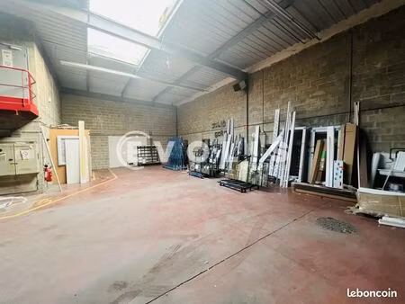 local d'activité 325 m²