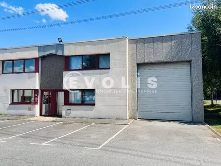 local d'activité 213 m²