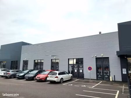 local commercial 855 m² saint jean du cardonnay