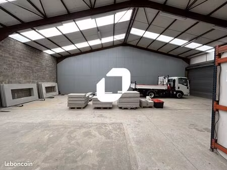 local d'activité 400 m²