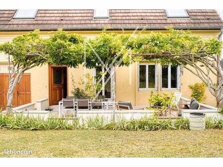 maison 7 pièces 184 m²