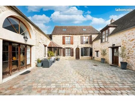 propriété 7 pièces 235 m²