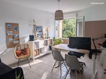 bureau lumineux 18m² - climatisé & fibre - entraigues-sur-la-sorgue