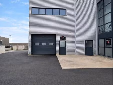 entrepôt bureaux mezzanine 62m2