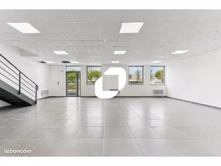 local d'activité 396 m²