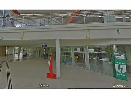 local d'activité 200 m²