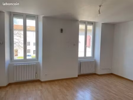 t3 au 2eme et jardin au rdc