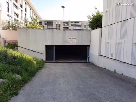 parking 10 m² annemasse