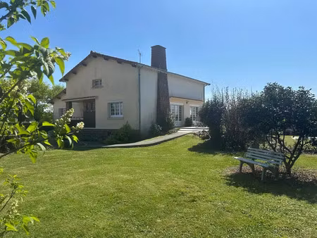 vente maison à nesmy (85310) : à vendre / 135m² nesmy