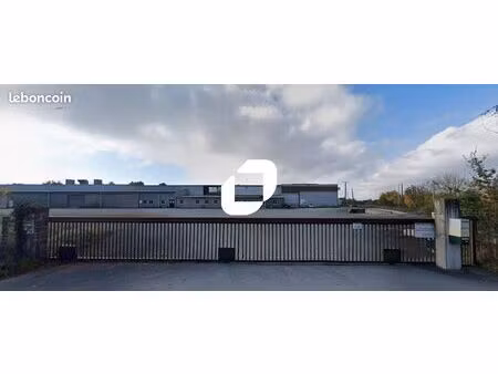 local d'activité 4 504 m²