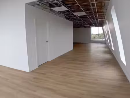 local bureaux 73 m²