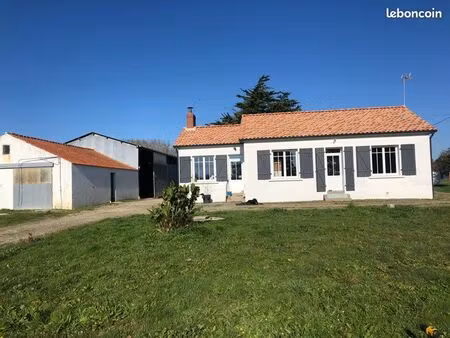 propriété avec 2 maisons 5 hectares