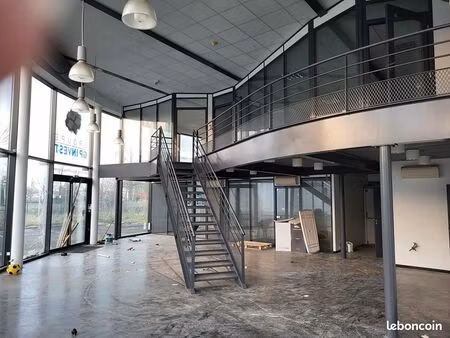 local 1142 m² le perrier