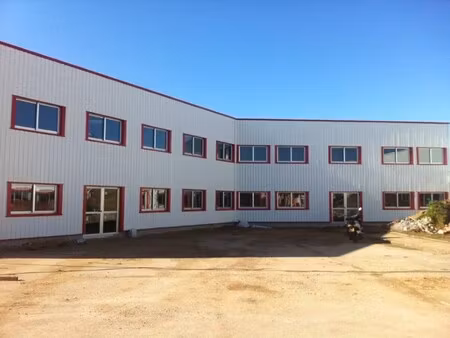 location commerce 180 m²