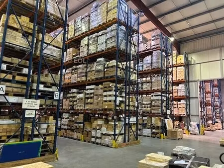 location entrepôt 2 800 m²