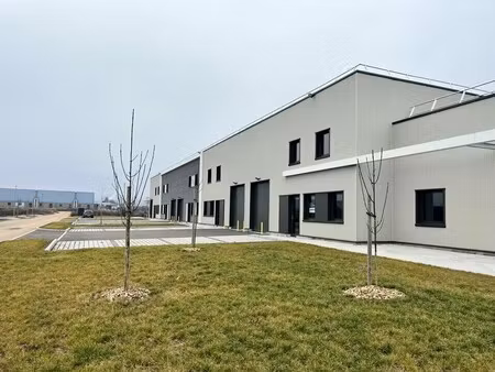 location local d'activités 235 m²