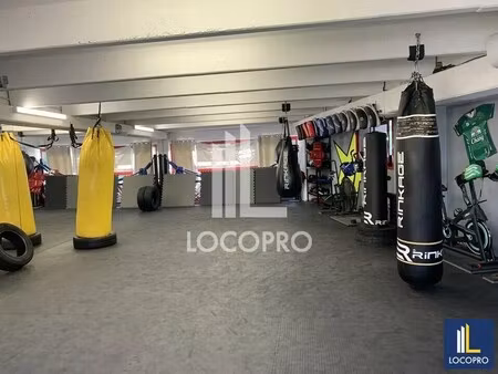 location local d'activités 100 m²