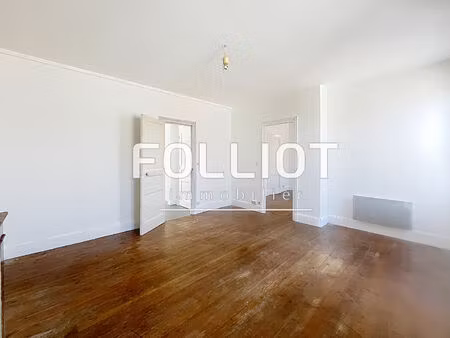 appartement 2 pièces à vendre - centre-ville de granville