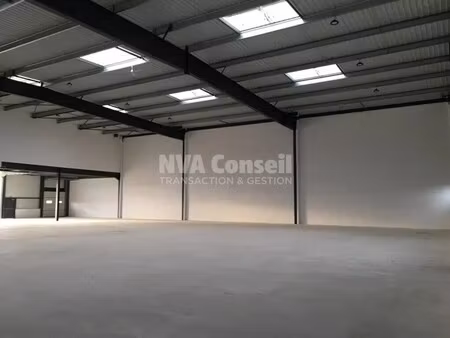 vente entrepôt 1 000 m²