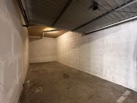 location parking 15 m² à bordeaux (33000)  111 €