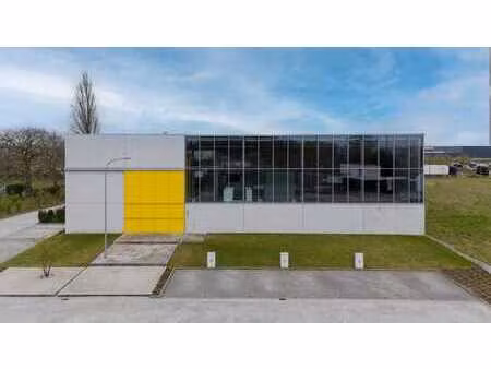 uniek bedrijfsgebouw (2.612m²) te koop iz de pluim in zwe...