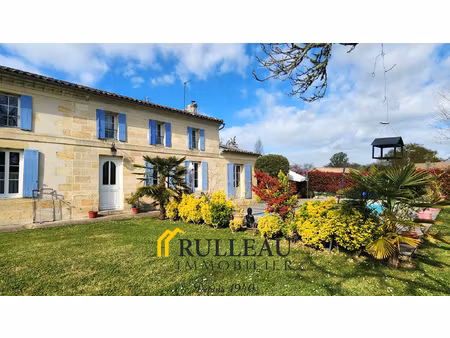 magnifique girondine en pierre xixe rénovée avec piscine et