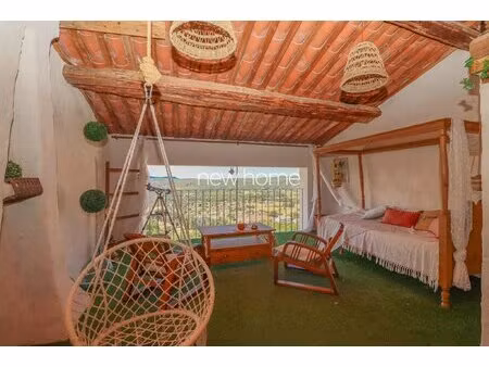 maison de village avec grande terrasse couverte et vue