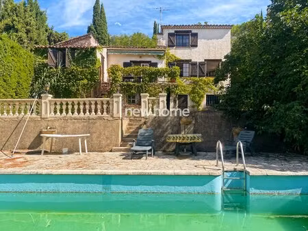 maison avec piscine.