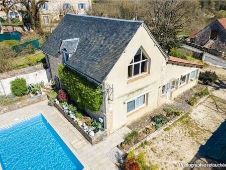 charmante maison rénovée avec piscine  grande dépendance et jardin en vallée de la dordogn