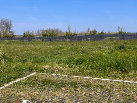 terrain a batir 750m2 - sur coteaux - plat- viabilise