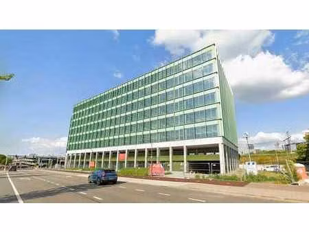 bureau commercial au rez-de-chaussée à louer à infíniti à b