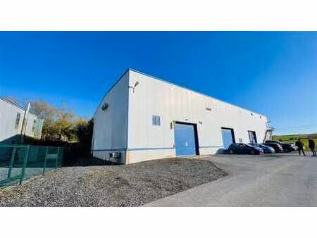 entrepôtà louer +- 300 m²