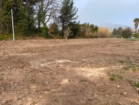 vente terrain 255 m² à carnoules (83660)  135 000 €