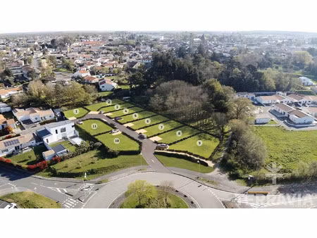 vente terrain à aizenay (85190) : à vendre / 358m² aizenay