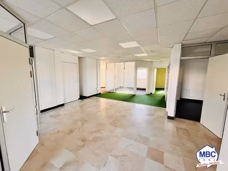 vente bureaux et commerces à orée d'anjou (49270) : à vendre / 181m² orée d'anjou