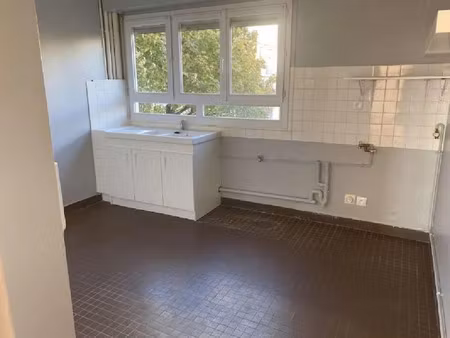 location appartement 3 pièces 60 m² à auxerre (89000)  595 €