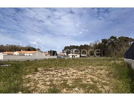 terrain constructible 449 m2 environnement calme et boisé