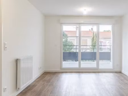 location appartement 4 pièces 85.08 m² à cavaillon (84300)  890 €