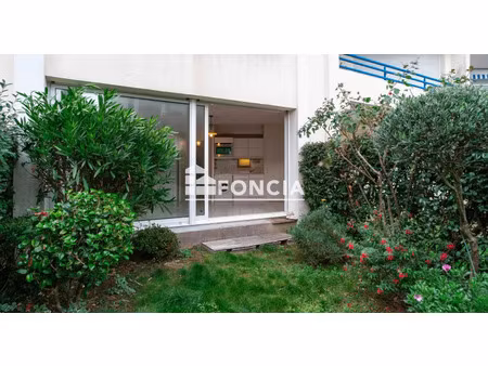 vente appartement t1 bord de mer à larmor-plage (56260) : à vendre t1 bord de mer / 30m² l