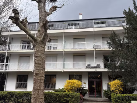 3 pièces - face au parc de l'orangerie - balcon - garage