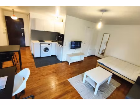 location meublée appartement 1 pièce 28 m² à viry-chatillon (91170)  760 €